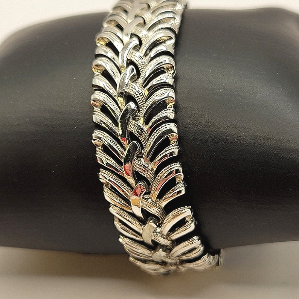 Vintage Monet Silvertone Dainty Link Bracelet Signed